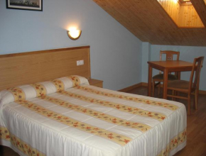 Гостиница Hotel Reyes De León  Санта-Мария-Дель-Парамо